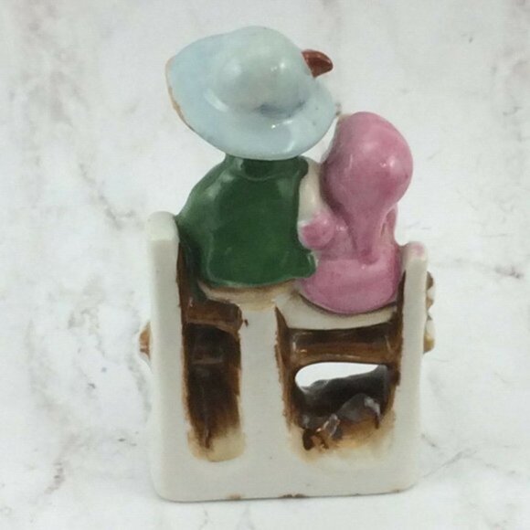 Vintage Occupied Japan Boy Girl on Fence Figurine Porcelain Horn - Picture 6 of 12